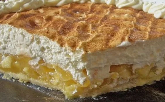 Leckerer Apfel – Schmand – Torte